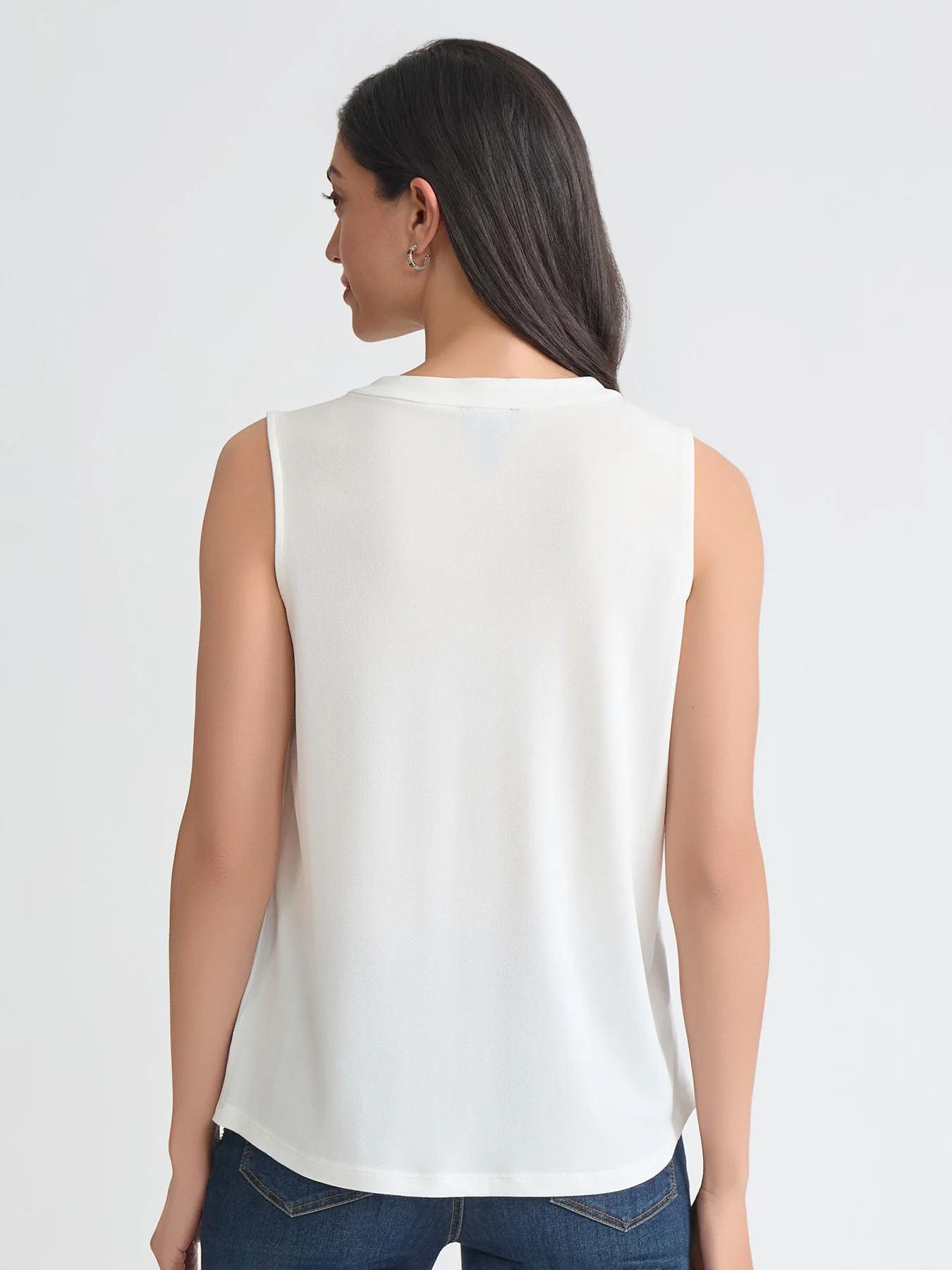 Sleeveless V-Neck Pleat Front Blouse - Image 4
